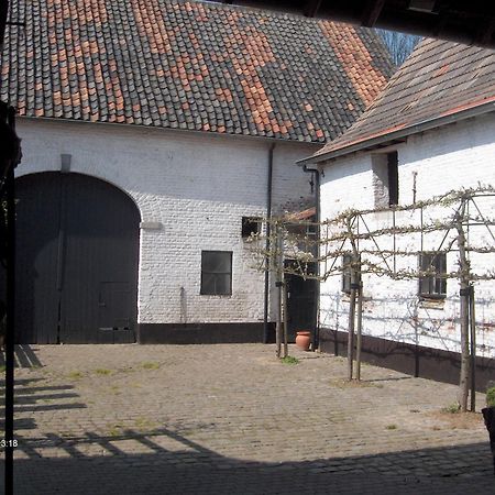 Cour 8 Lofts Guest House Maastricht Bagian luar foto