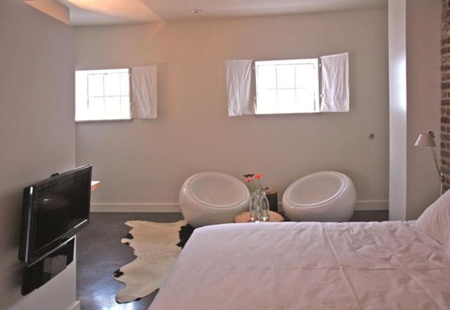 Cour 8 Lofts Guest House Maastricht Bagian luar foto