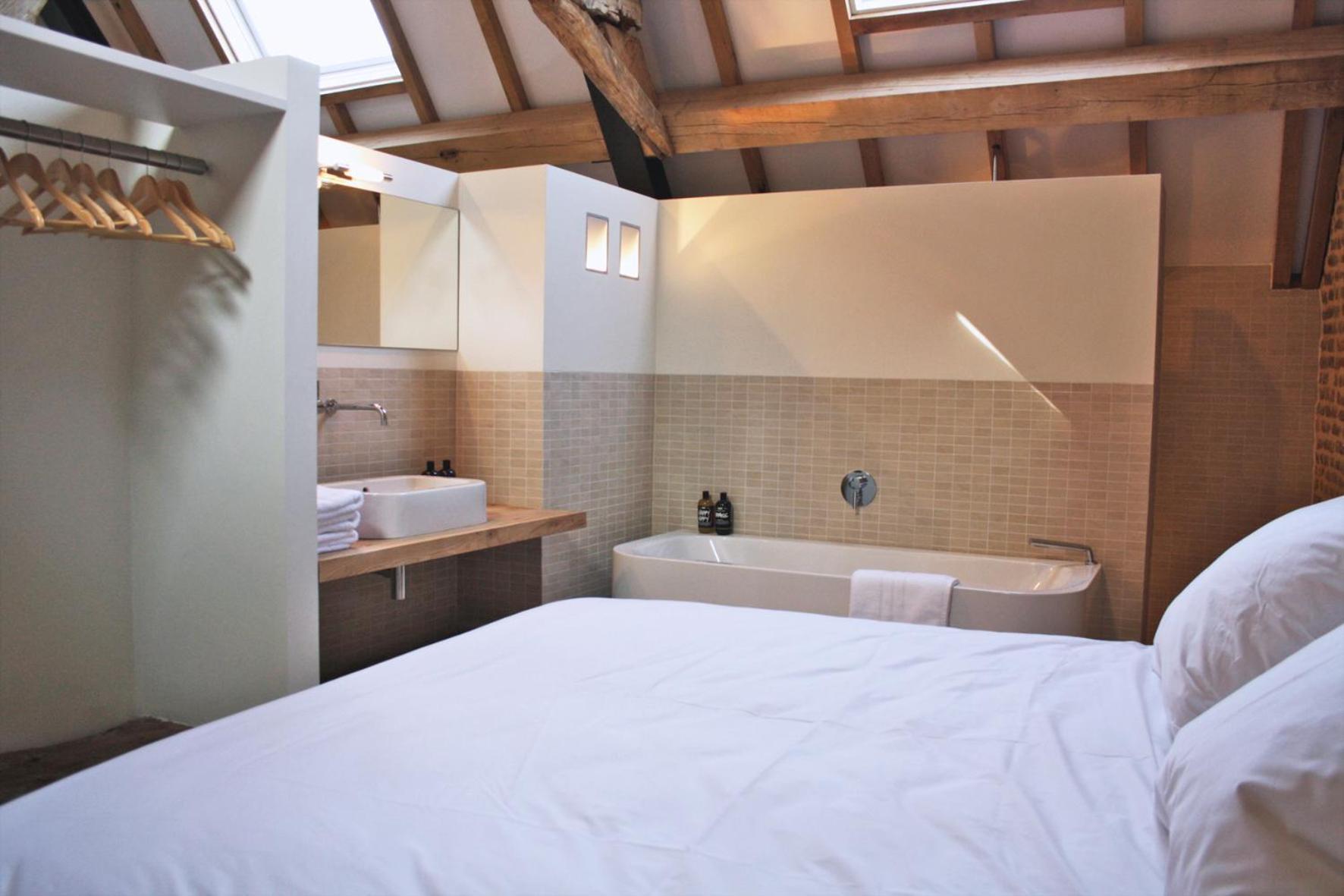 Cour 8 Lofts Guest House Maastricht Bagian luar foto