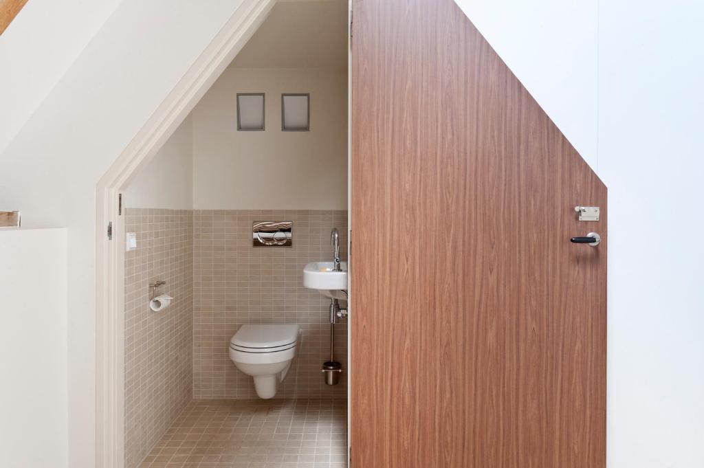 Cour 8 Lofts Guest House Maastricht Bagian luar foto