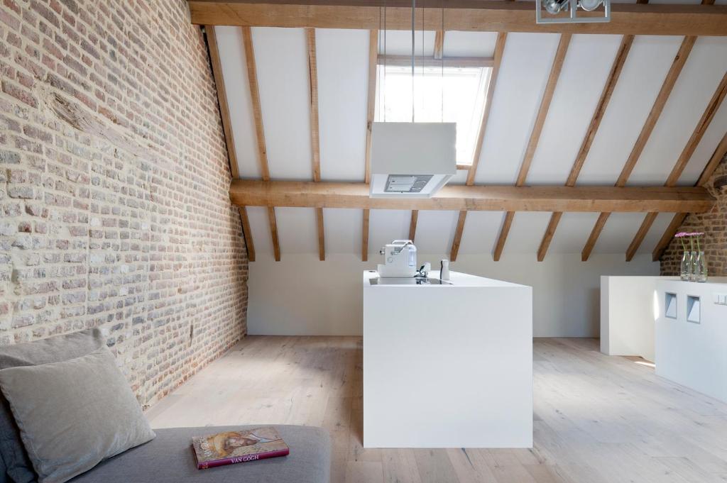 Cour 8 Lofts Guest House Maastricht Bagian luar foto